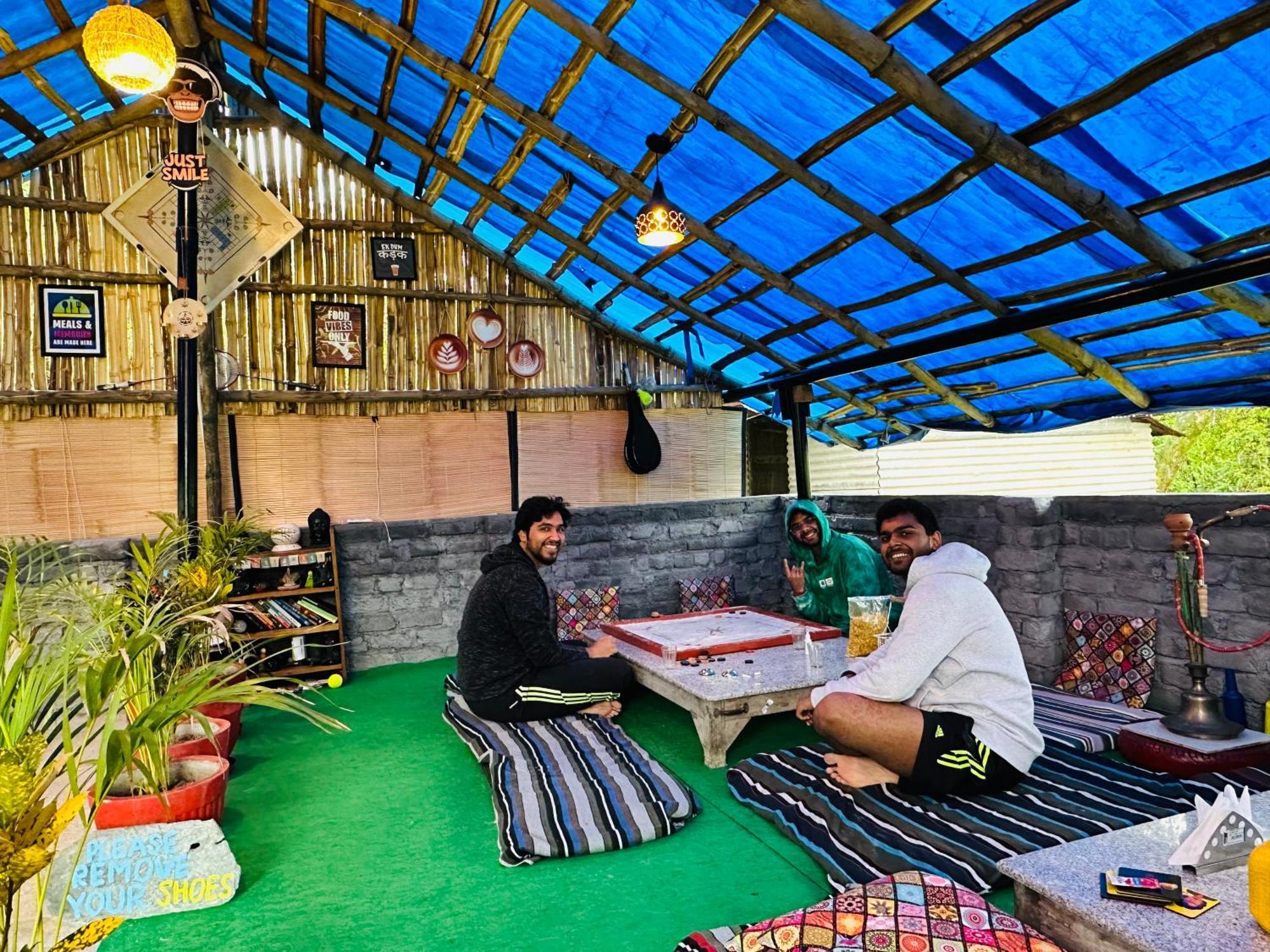 Ostello Dreamwoods A Travellers Farm Dharamshala Esterno foto