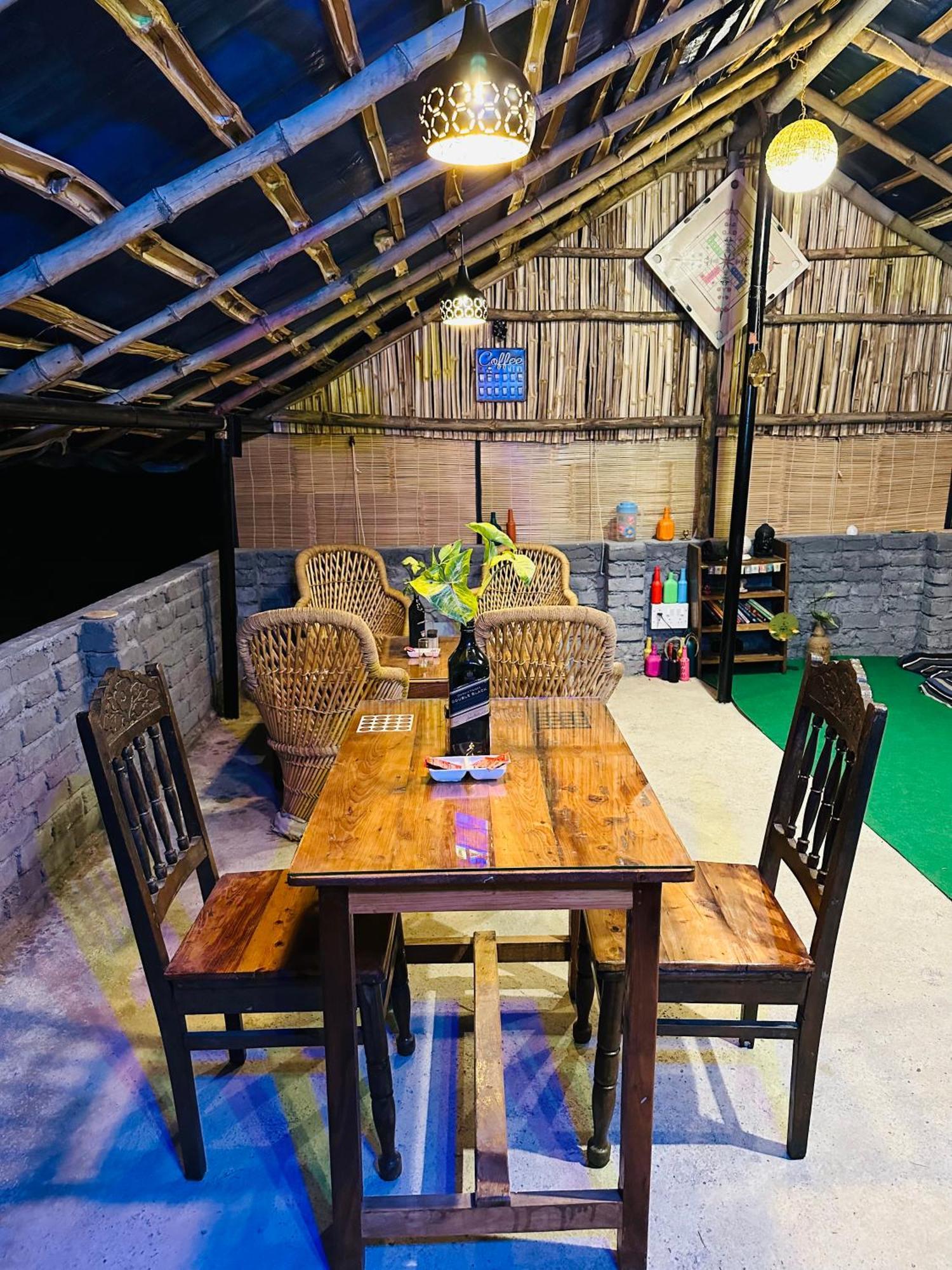 Ostello Dreamwoods A Travellers Farm Dharamshala Esterno foto